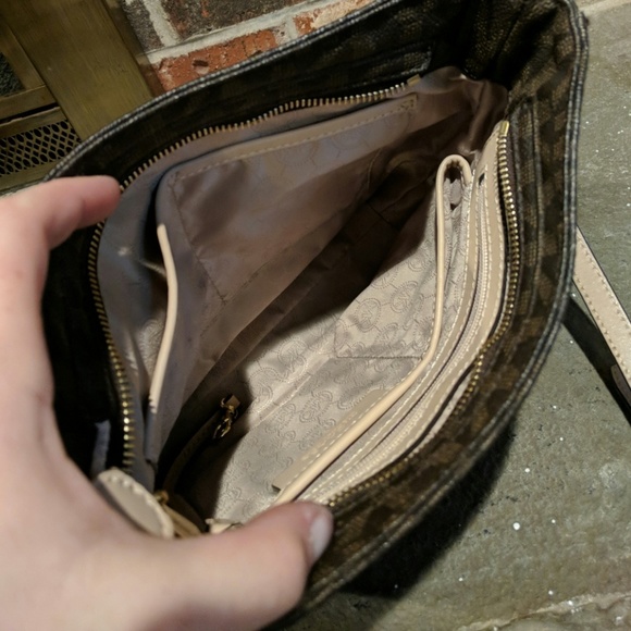 Michael kors crossbody - Picture 3 of 3